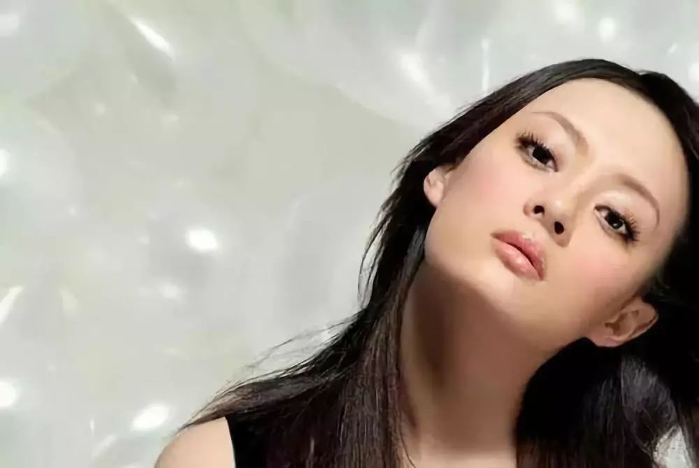 脸大颧骨高的女生适合什么发型,脸大脸圆头发少适合什么发型短发