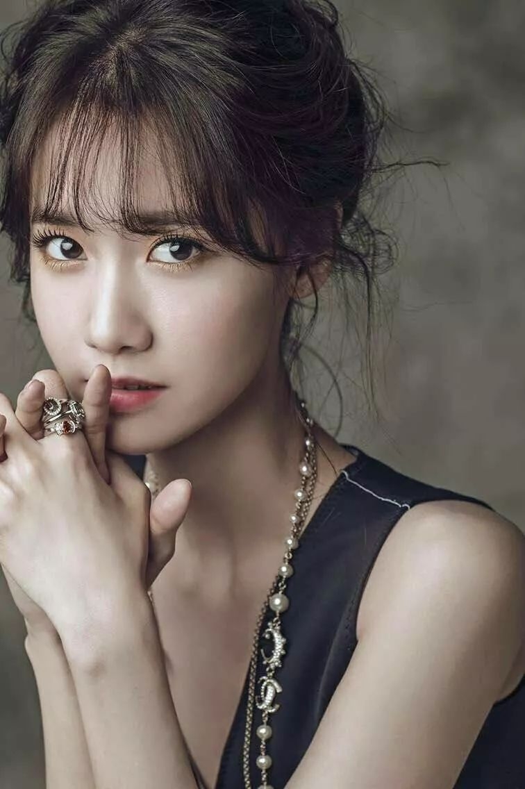 脸大颧骨高的女生适合什么发型,脸大脸圆头发少适合什么发型短发