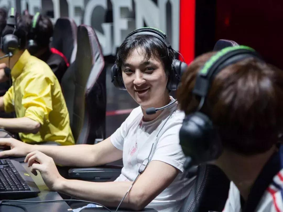 沸腾新十年｜游戏直播江湖和*牙虎**斗鱼的前半生