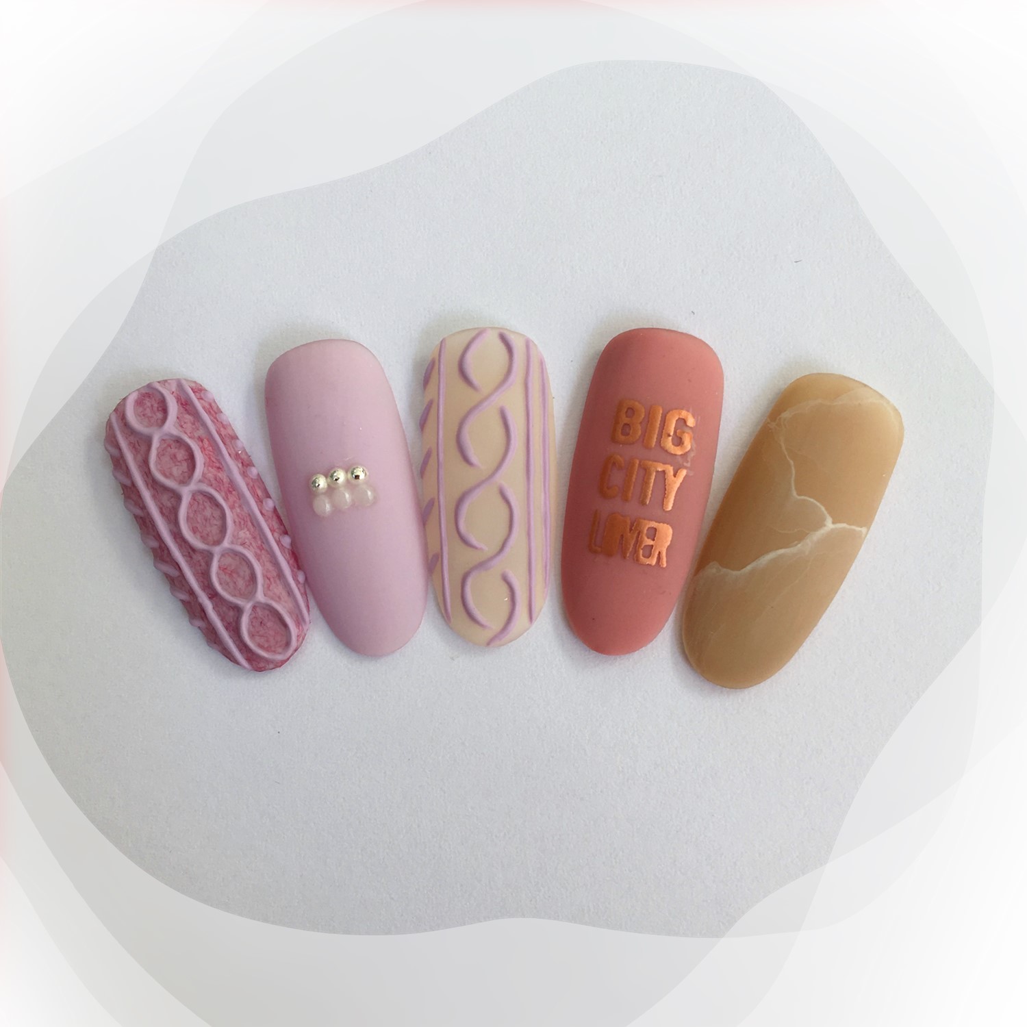 温暖治愈的冬季暖色系美甲,美甲小香风毛衣甲教程