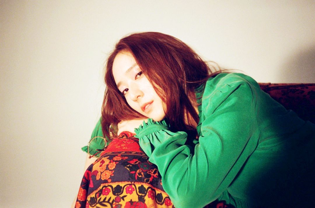 这个女明星，脸这么臭，话这么少，怎么还这么多人爱？