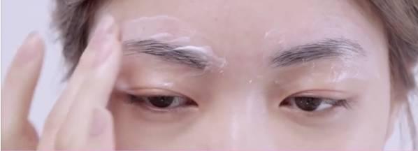 手一抖眉型就毁了?教你几招,新手也能修出“黄金比例眉”