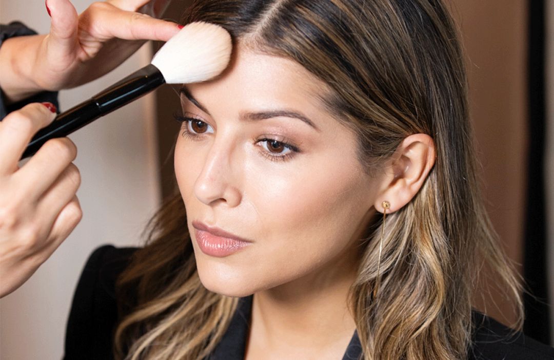 卡粉妆前怎么保湿教程,秋冬底妆起皮卡粉怎么办