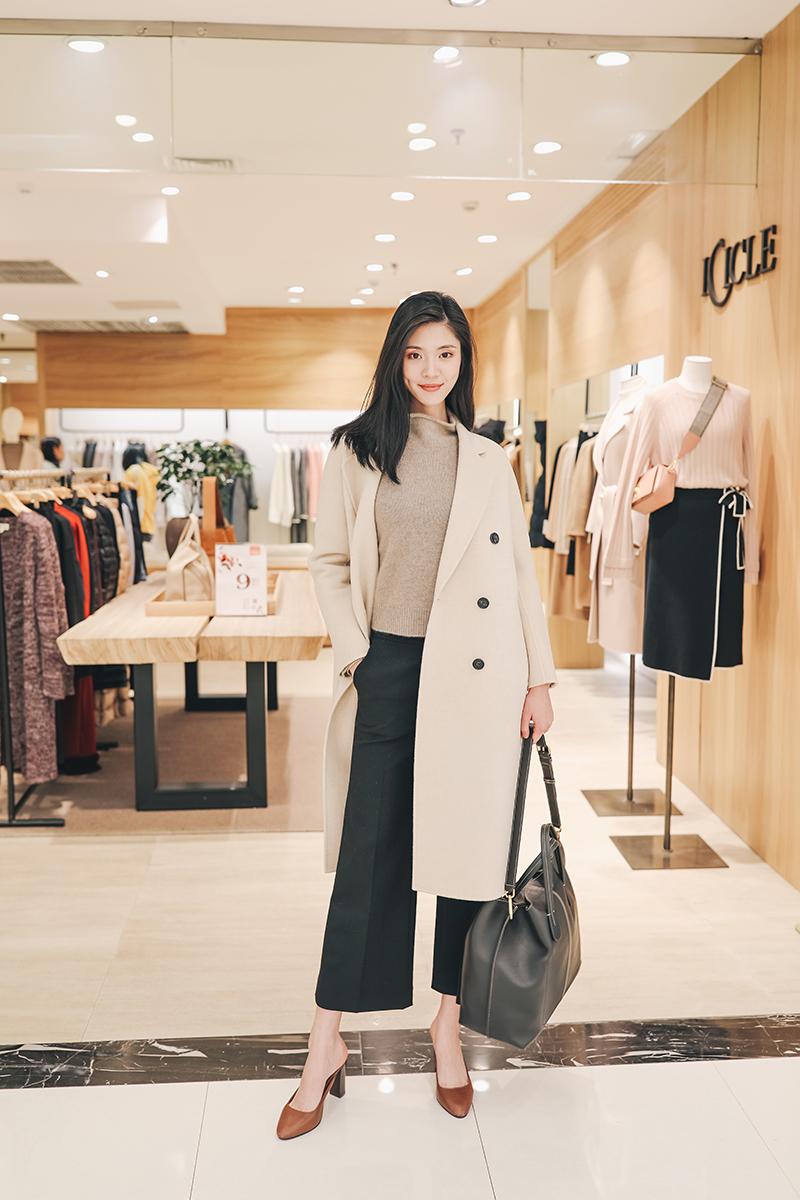 拍出仙女范儿的秘诀在这里，跟重庆美女学习一下秋冬穿搭吧