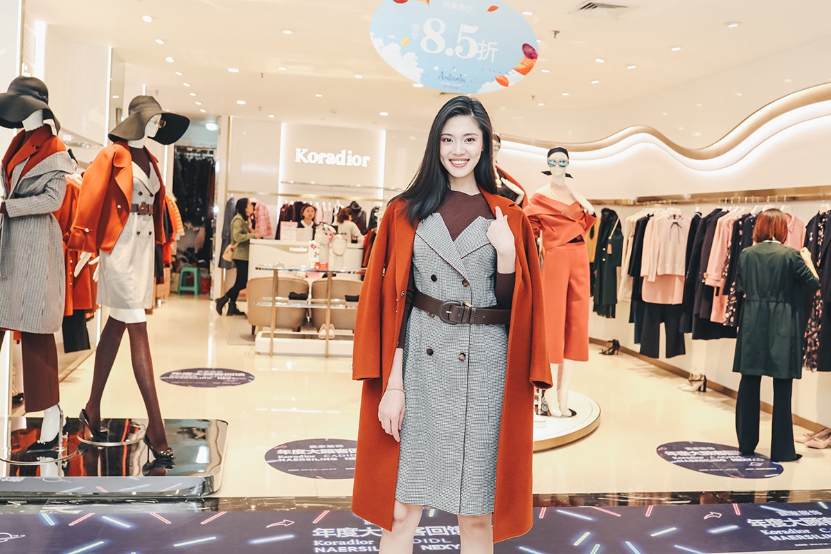 拍出仙女范儿的秘诀在这里，跟重庆美女学习一下秋冬穿搭吧