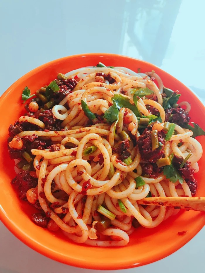 新疆爆辣炒米粉私藏美食大分享,吃爆辣新疆炒米粉合集