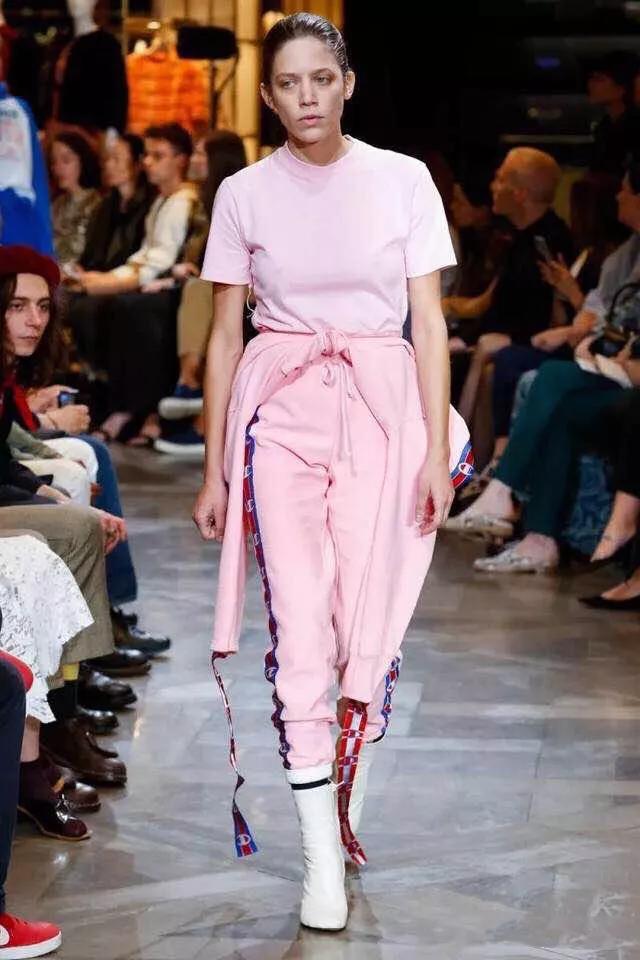 历经99年“Champion”卷土归来，再次引领潮流！