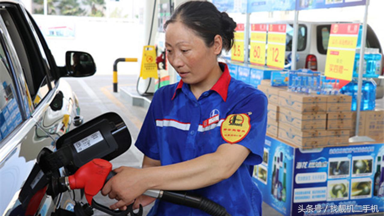 加油站的人一个月赚多少钱,加油站员工一月到底领多少钱