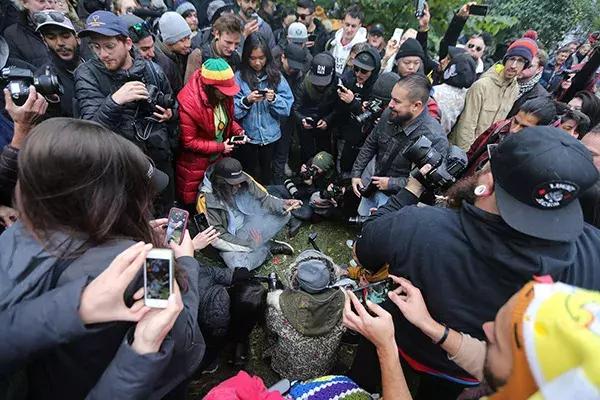 加拿大*麻大**合法了!留学生携带*麻大**回国,却将严重违法!