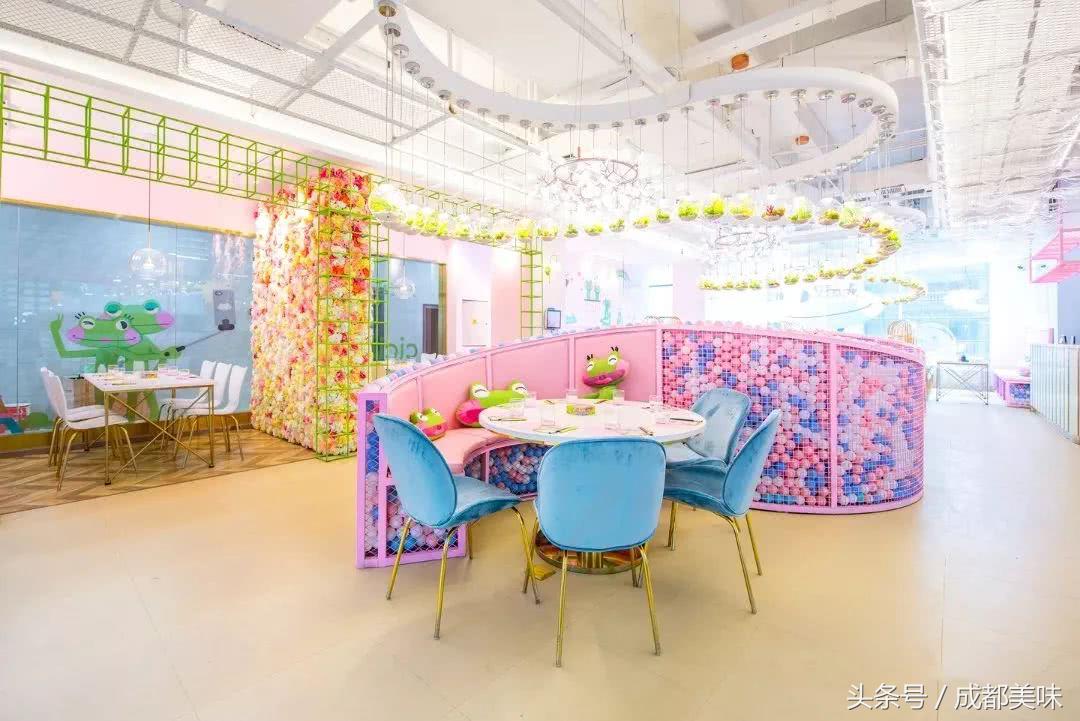 春熙路求婚后来怎么样了,春熙路大熊猫求婚完整版