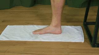 外八字脚会不会影响膝盖,跑步时八字脚产生原因及纠正方法