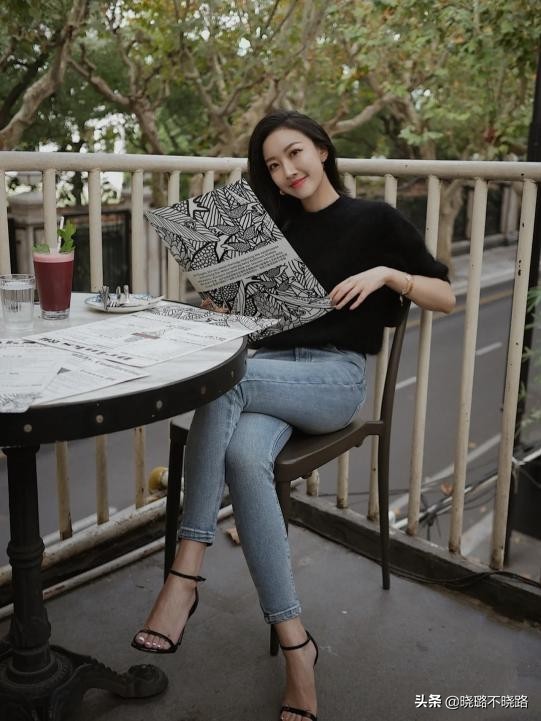 人人都有的牛仔裤怎么穿才时髦,每个人必备的牛仔裤