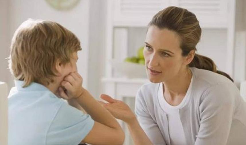 家庭不富裕孩子却大手大脚,家里不富裕怎么引导孩子不自卑