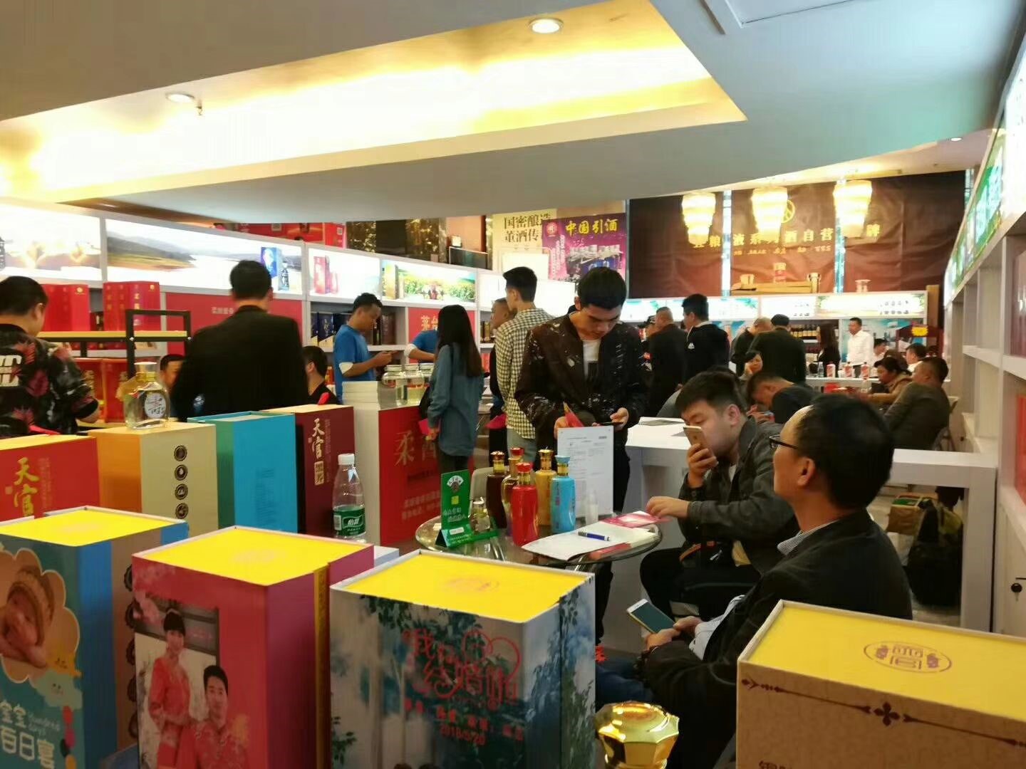 精英酒商·财聚湘江——世界酒商号游轮10月19日晚盛大起航！