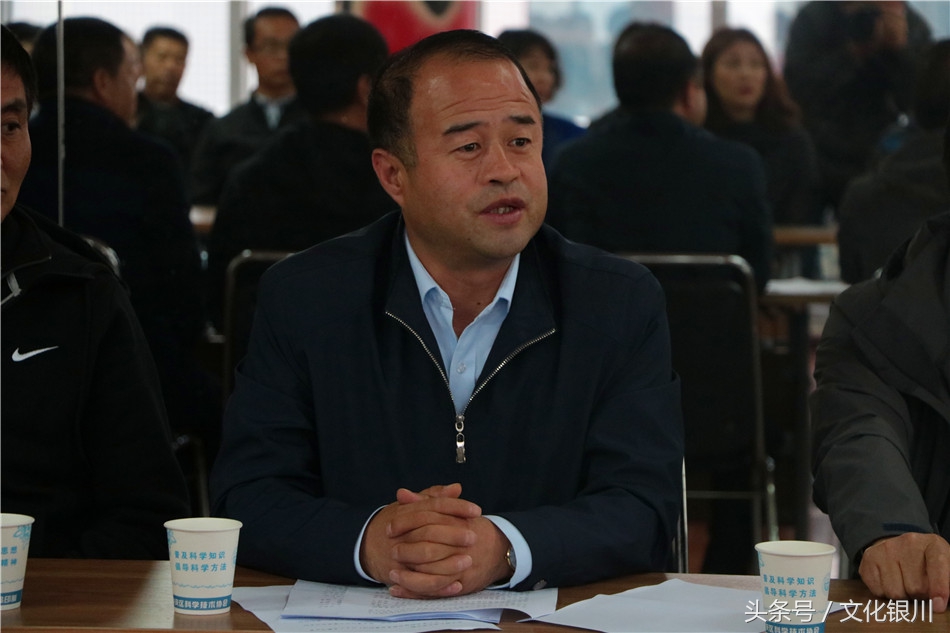 银川市文广局机关干部走进宝南社区与群众“面对面”