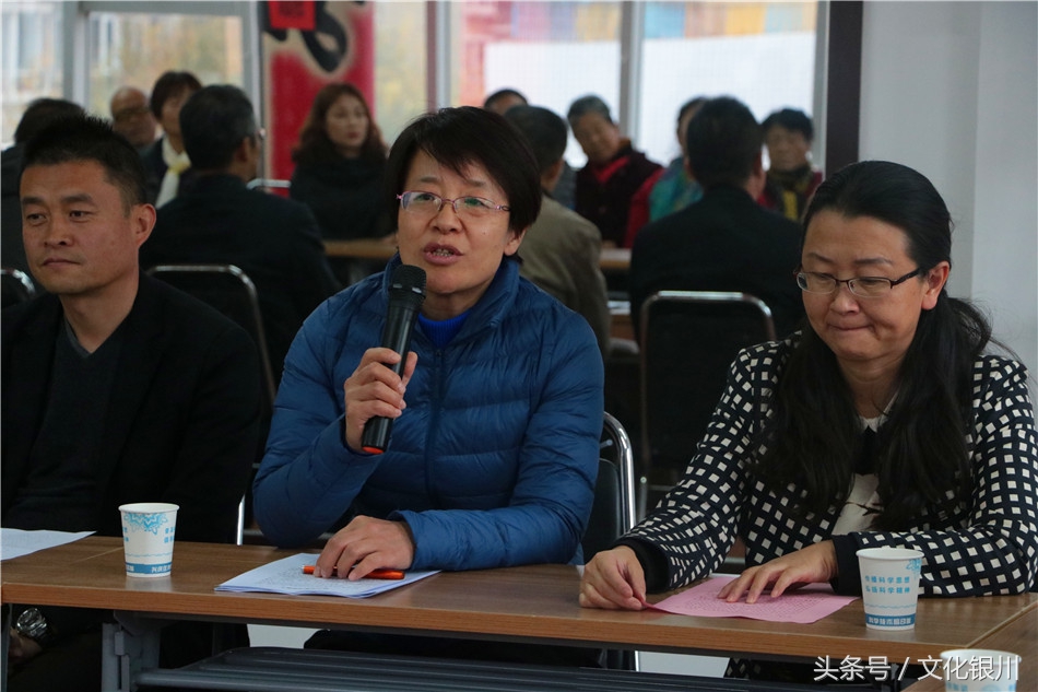 银川市文广局机关干部走进宝南社区与群众“面对面”