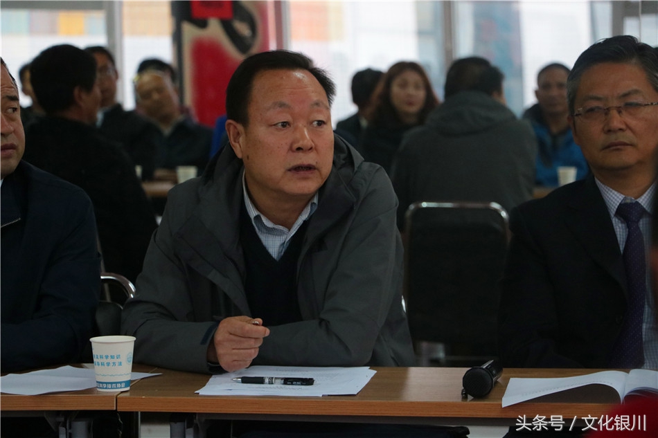 银川市文广局机关干部走进宝南社区与群众“面对面”