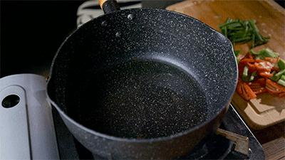 南澳岛寄来一个海鲜大箱，然后朋友圈的人纷纷把她屏蔽了