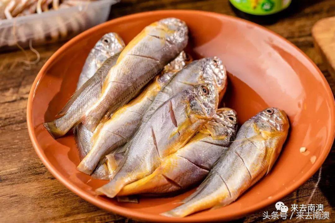 南澳岛寄来一个海鲜大箱，然后朋友圈的人纷纷把她屏蔽了