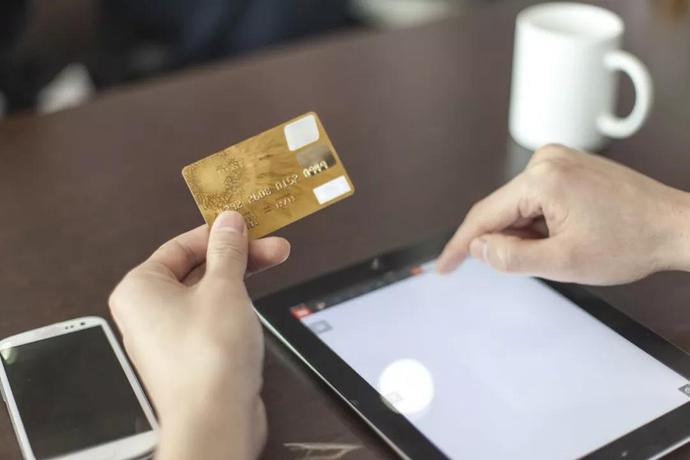 人肉代购的“最后”73天：日韩美妆大牌公司已“吓趴”