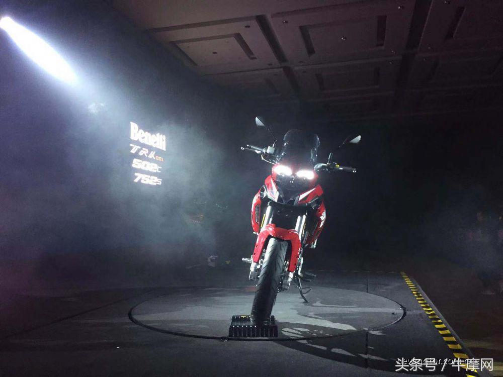 贝纳利752s骑行坐姿和502c骑行坐姿,贝纳利502c和752s一样的链条吗