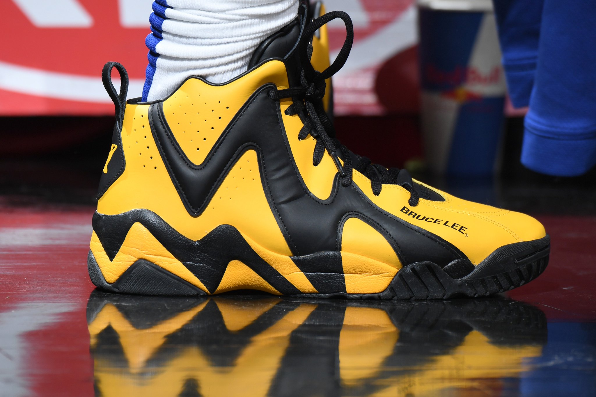 NBA今日球鞋精选:杜兰特蜜汁审美自创鸳鸯鞋安踏为汤神出新款