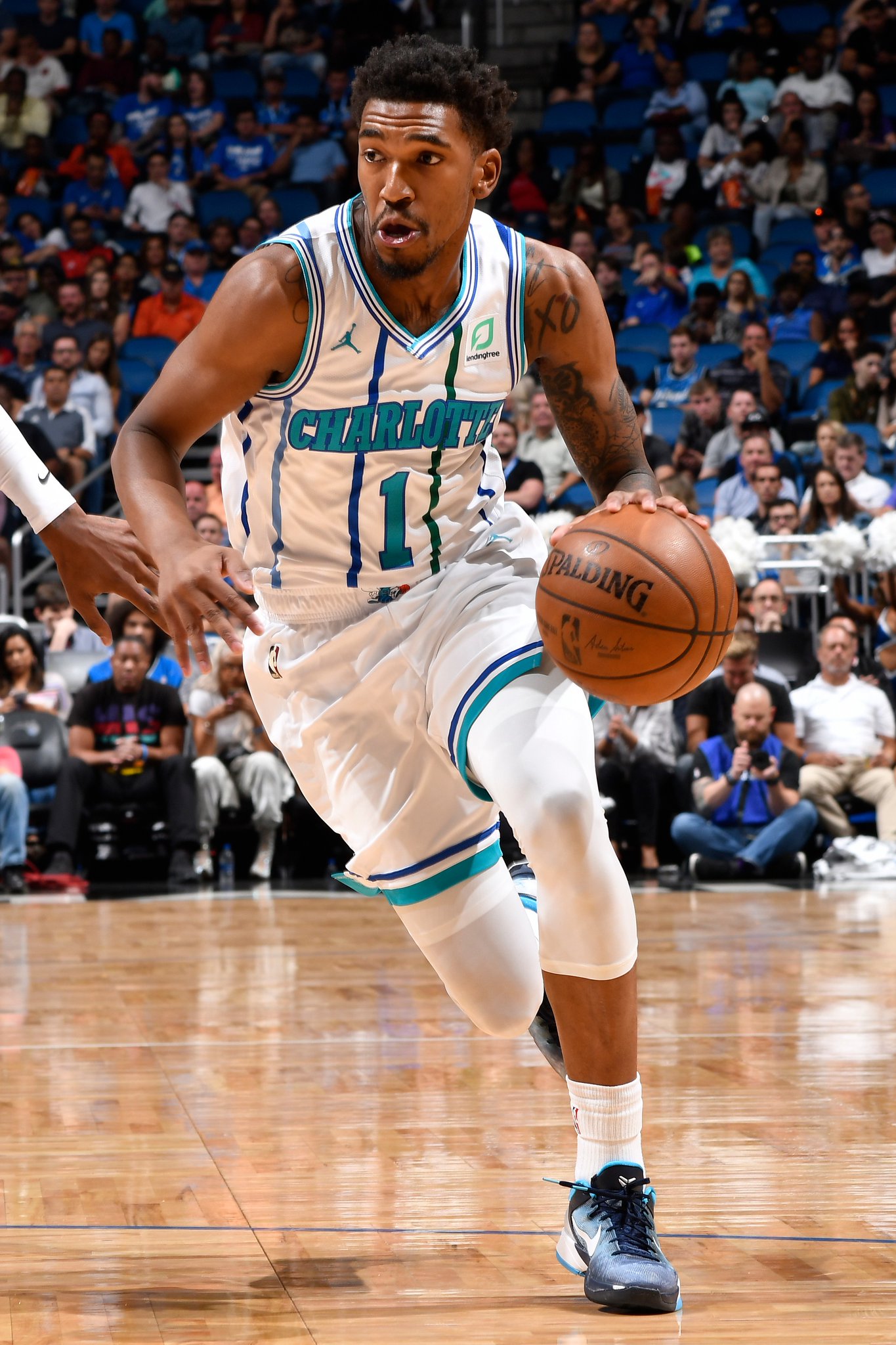 NBA今日球鞋精选:杜兰特蜜汁审美自创鸳鸯鞋安踏为汤神出新款