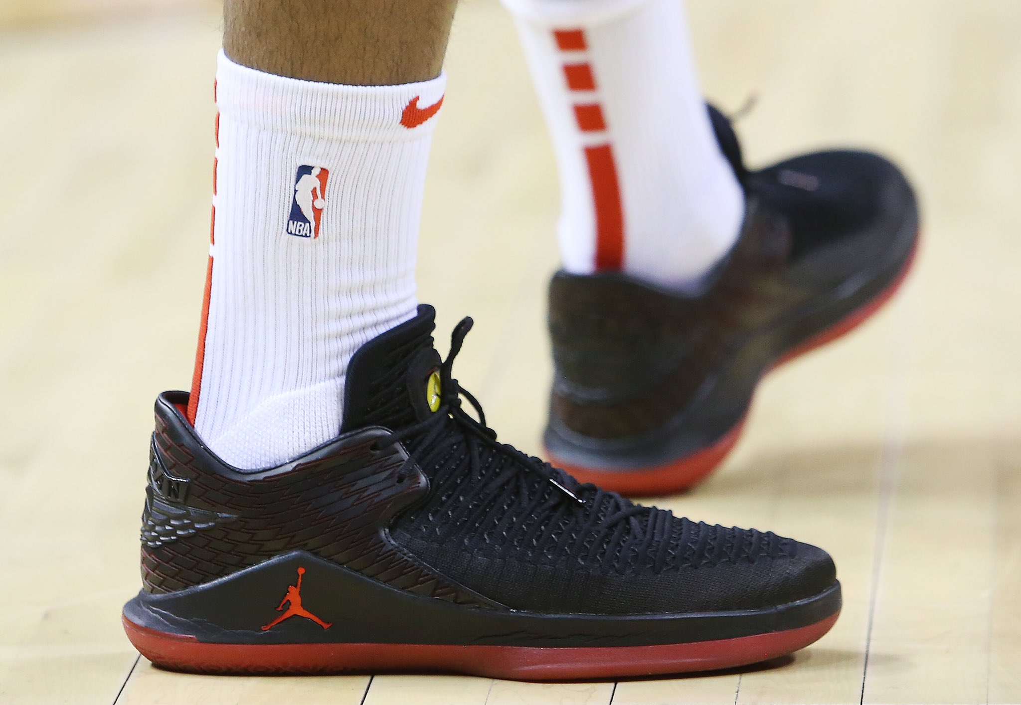 NBA今日球鞋精选:杜兰特蜜汁审美自创鸳鸯鞋安踏为汤神出新款