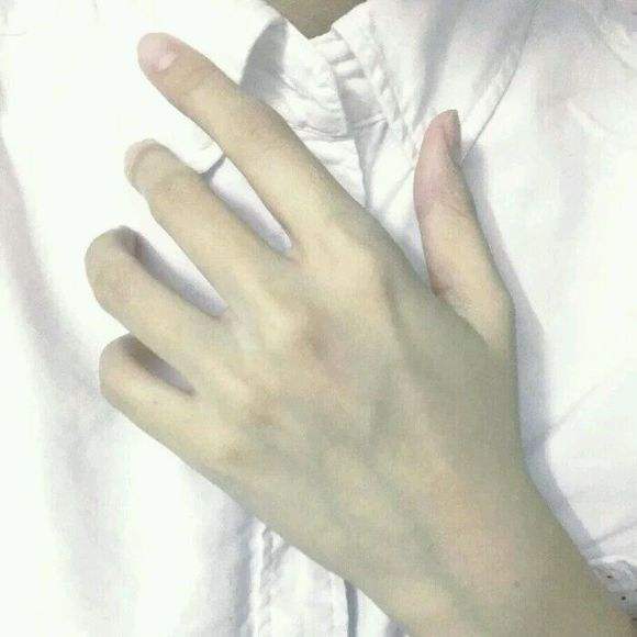 怎么按摩手指让手指变得细长,如何瘦手指让手指变得细长学生党