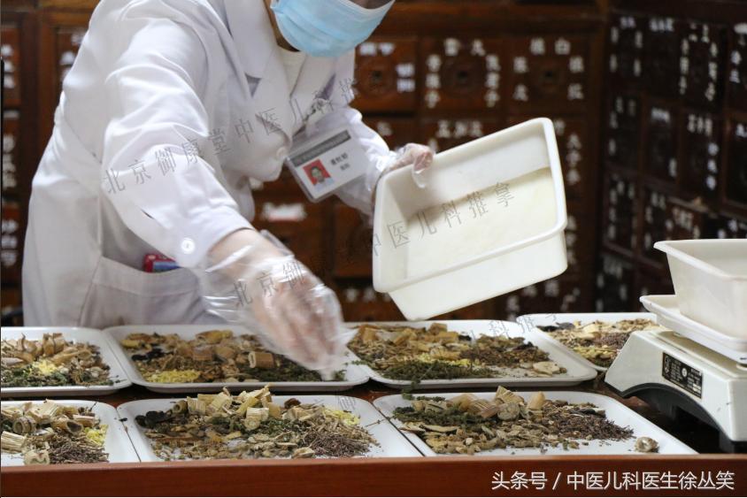 家长问答：孩子感冒先流清鼻涕，又流浓鼻涕，是怎么回事？