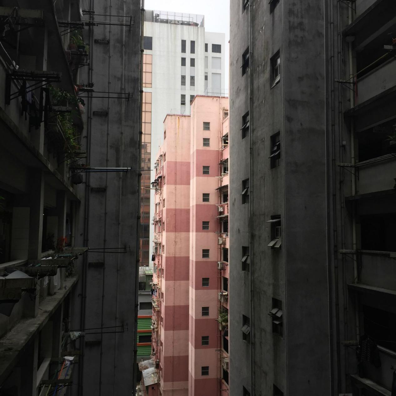 香港住宅那么高如何防火,香港的房子为何不能装防盗网