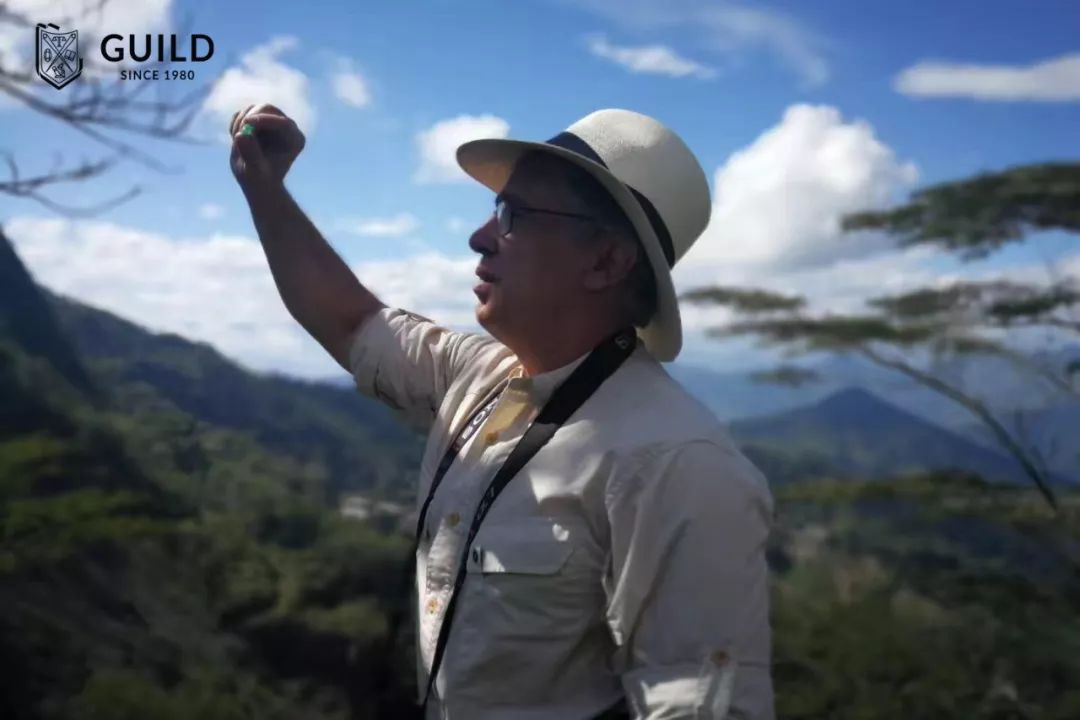 「情缘阿富汗祖母绿」宝石特点以及开采交易现场