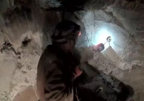 「情缘阿富汗祖母绿」宝石特点以及开采交易现场