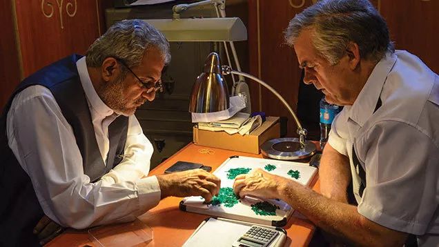 「情缘阿富汗祖母绿」宝石特点以及开采交易现场