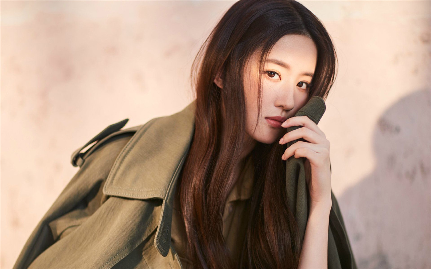 明星杨紫到底姓什么,杨紫同名明星