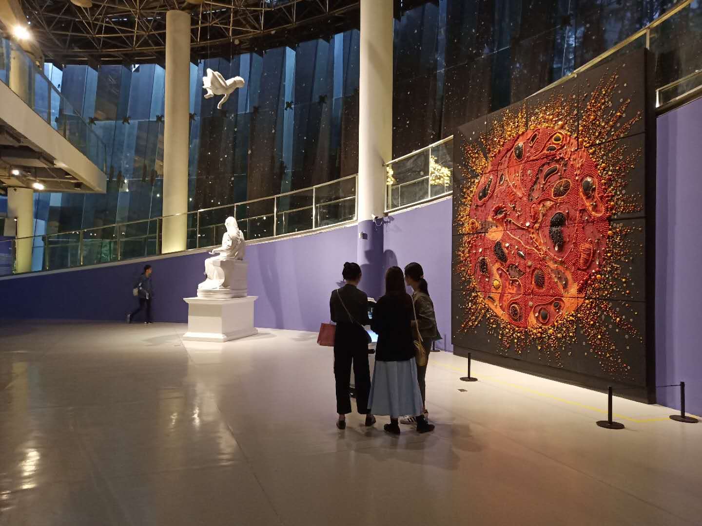 个人与宇宙,科技与宗教的连结——评上海MoCA新展“众妙之门”