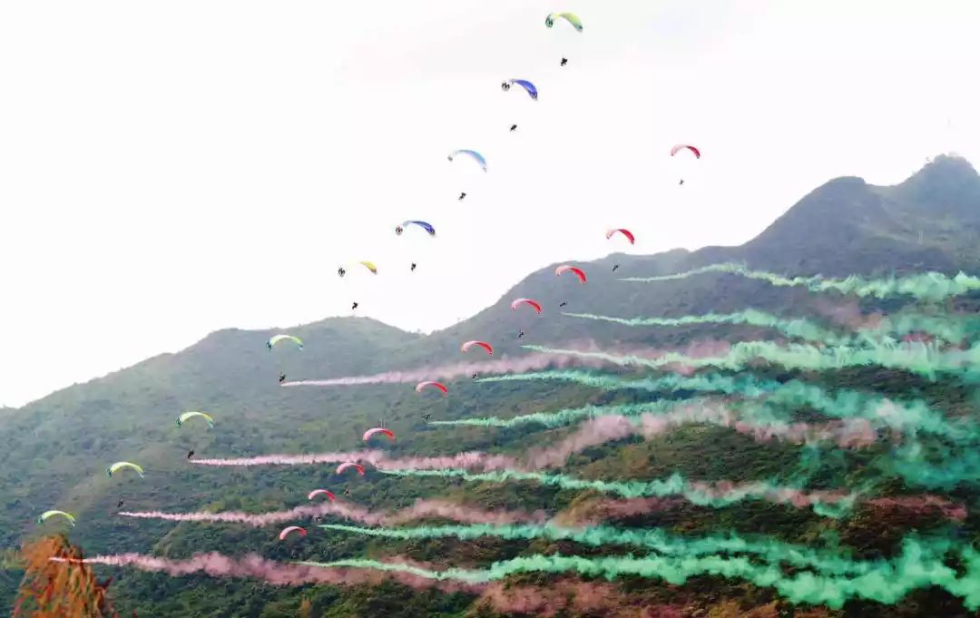 2013年安顺坝陵河大桥跳伞大赛,2021坝陵河大桥低空跳伞