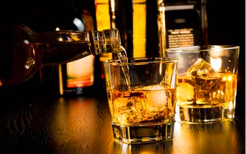 酒精过敏的人怎么才能喝酒,酒精过敏的人在饭局怎么拒绝喝酒