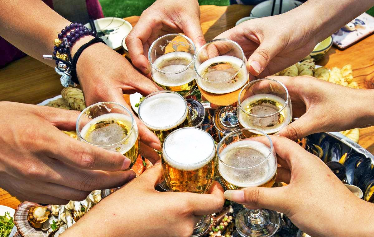 酒精过敏的人怎么才能喝酒,酒精过敏的人在饭局怎么拒绝喝酒