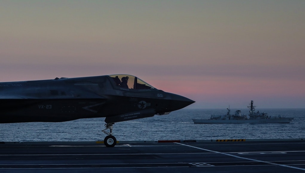 f-35b垂直短距起降战机,f-35b垂直起降视频