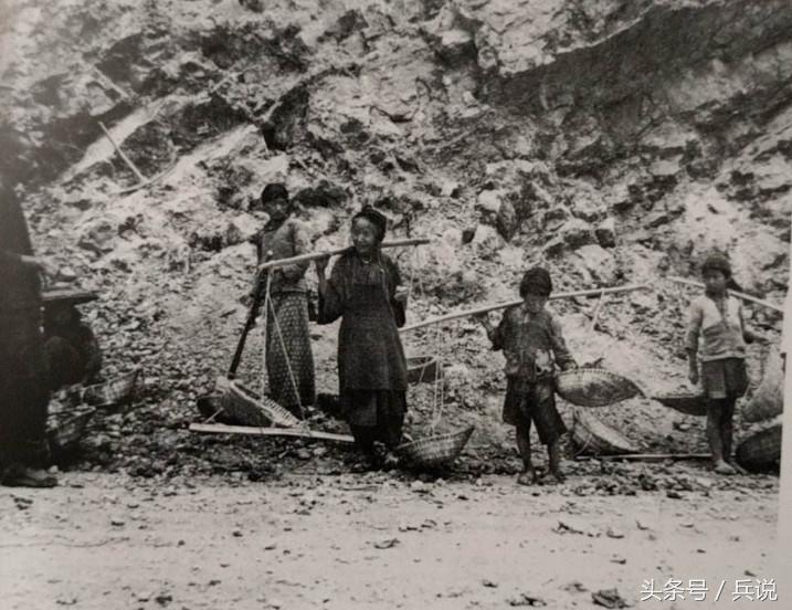 最廉价也最昂贵的路：20万人280天修成，1公里立3块墓碑