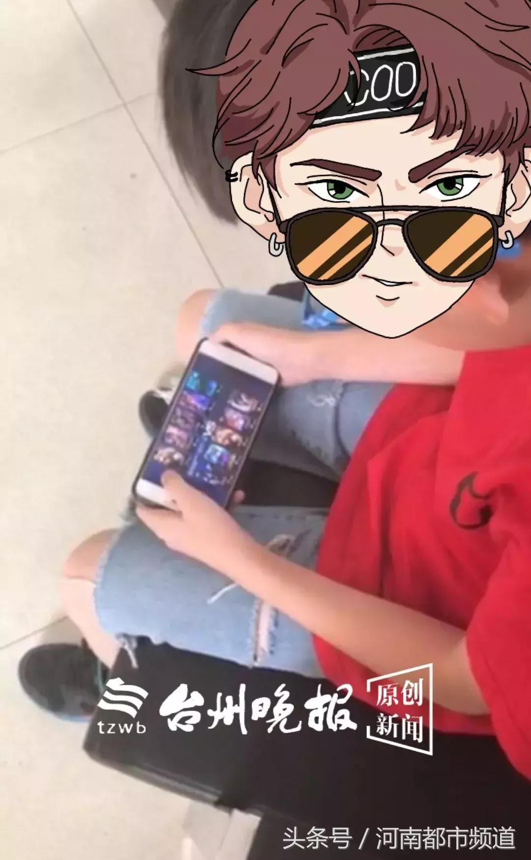 杭州爸爸儿子玩游戏10分钟刷掉6万,小男孩玩游戏刷了妈妈12万