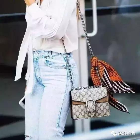 丝巾是每个女士会说话的点缀,什么丝巾好看又有气质