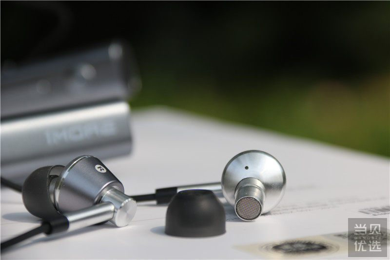 1more蓝牙无线耳机使用方法,1more无线蓝牙耳机使用方法