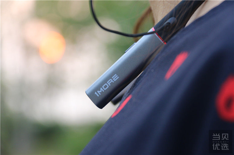 1more蓝牙无线耳机使用方法,1more无线蓝牙耳机使用方法