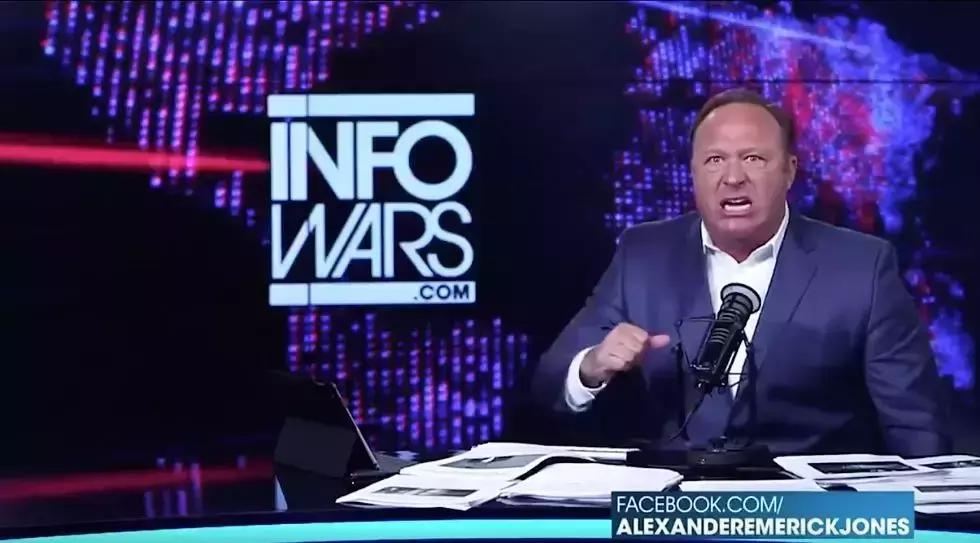 美国人智商欠费,川普带头追捧这个网红,结果全被骗