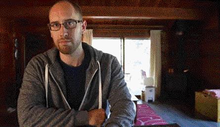 美国人智商欠费,川普带头追捧这个网红,结果全被骗