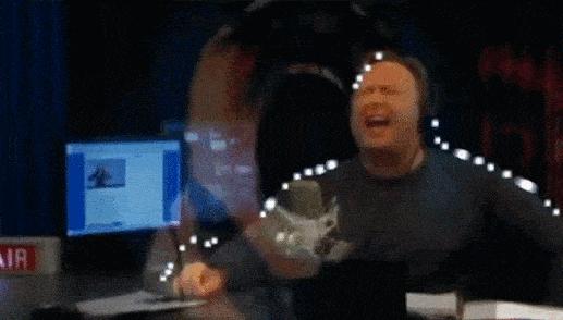 美国人智商欠费,川普带头追捧这个网红,结果全被骗