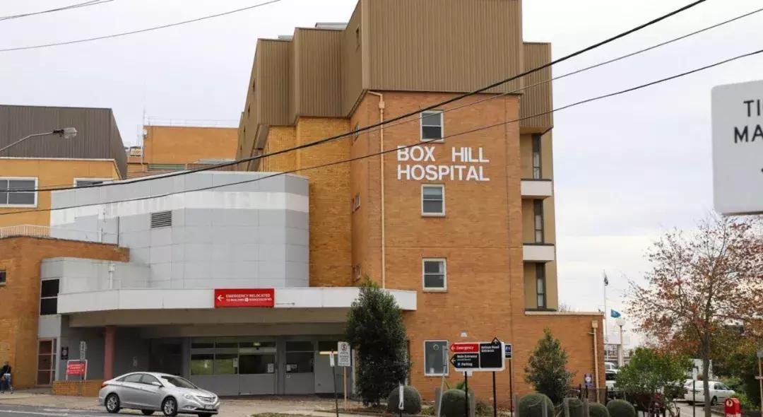 用这台3.0T的大宝马，来感受这座到处充斥着慢节奏的年轻城市