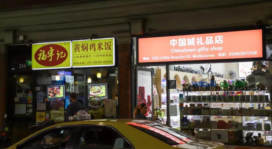 用这台3.0T的大宝马，来感受这座到处充斥着慢节奏的年轻城市